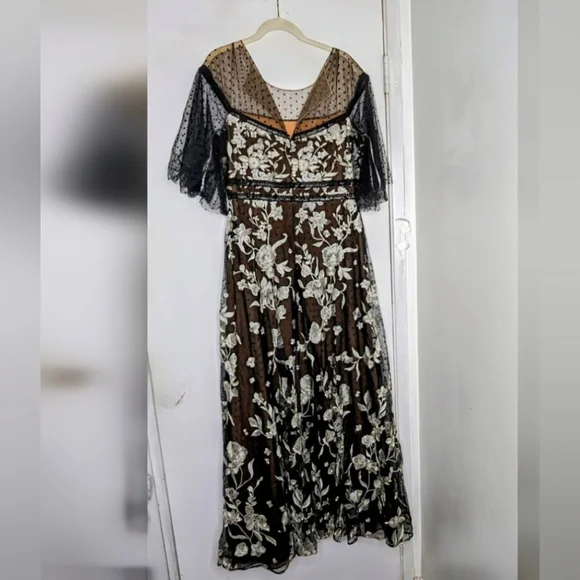 Marchesa Notte  Sheer Sleeve Gold Embroidered Black Dress EUC Women